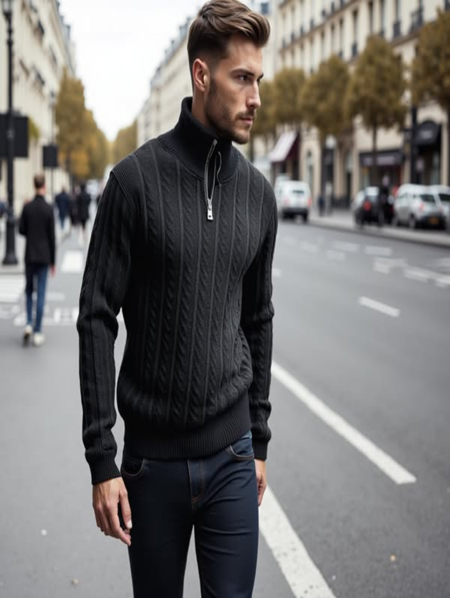 Herresweater i strik med halv lynlås, høj hals og fletmønster – Strikstil