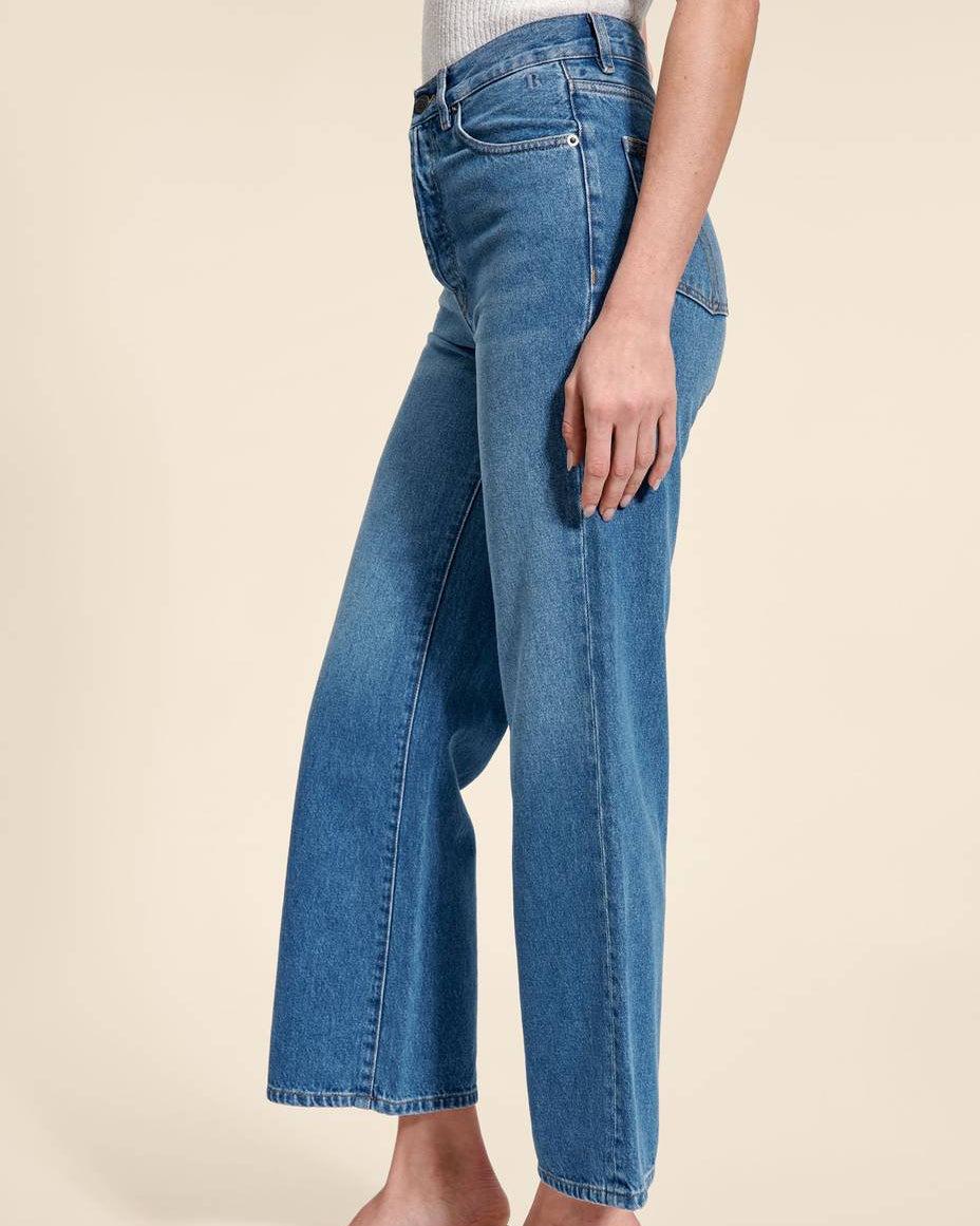 Women's Spring High-Waisted Jeans with Straight Cropped Leg in Retro Style