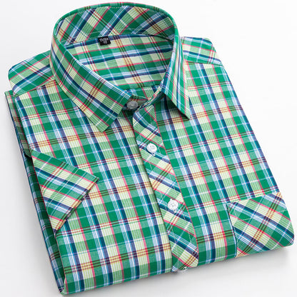 Men's Short Sleeve Shirt with Plaid Pattern and Button Closure