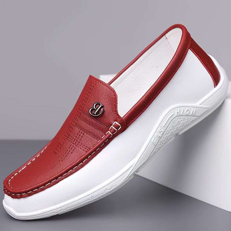 Slip-on herremokkasiner med metaldetalje – let sål