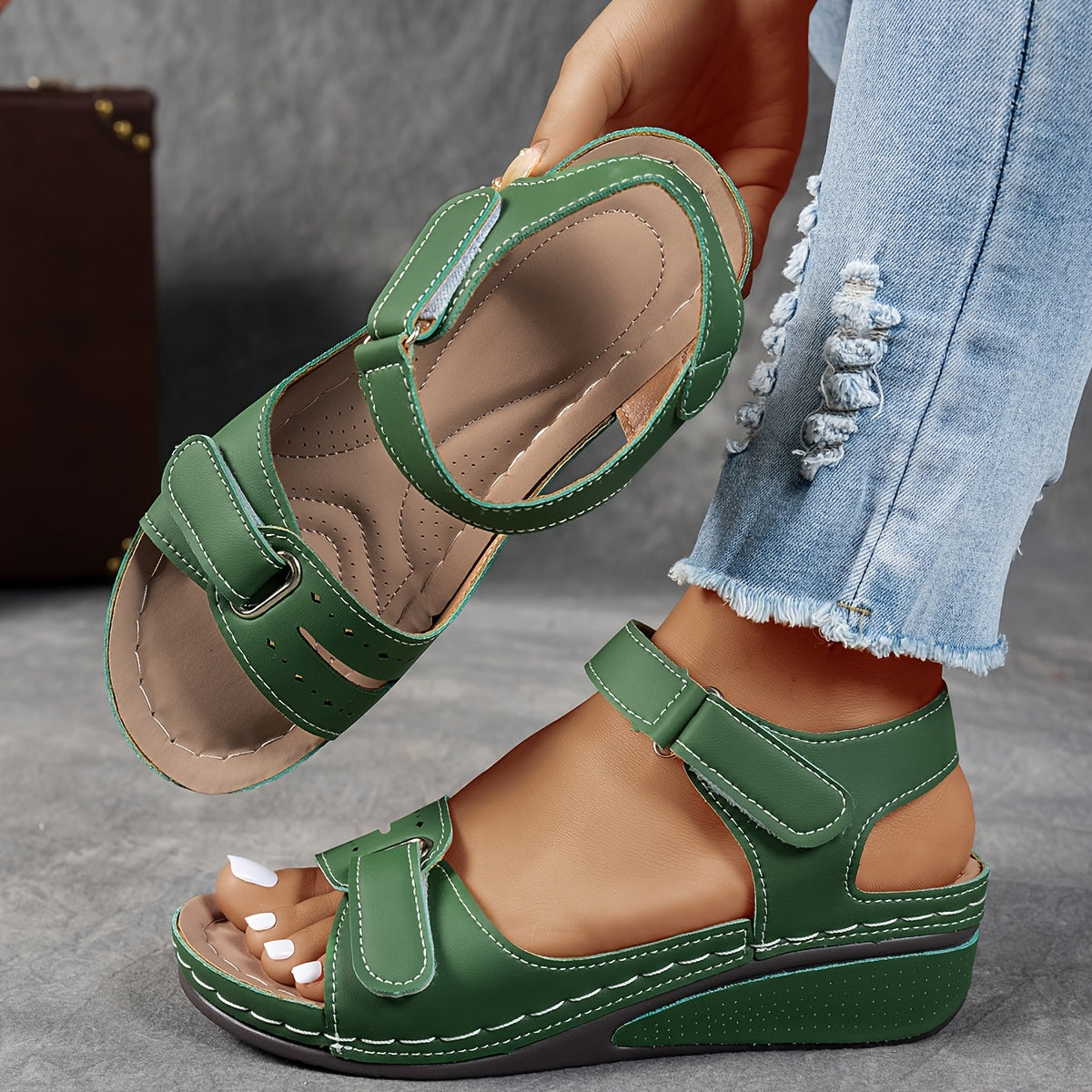 Sandali Donna con Cinturini Regolabili e Suola Imbottita – Design Flessibile