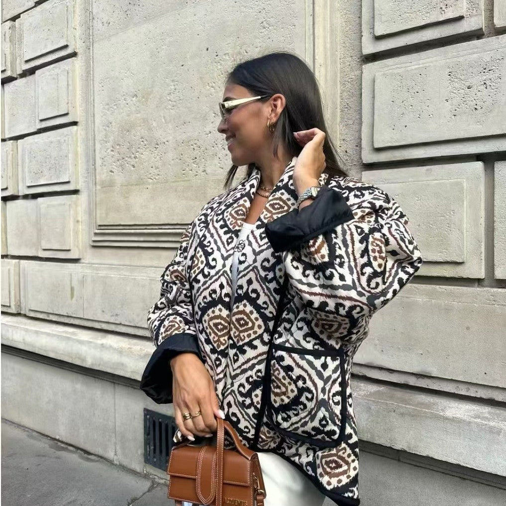 Blazer acolchado de mujer para otoño con mangas amplias y diseño en contraste
