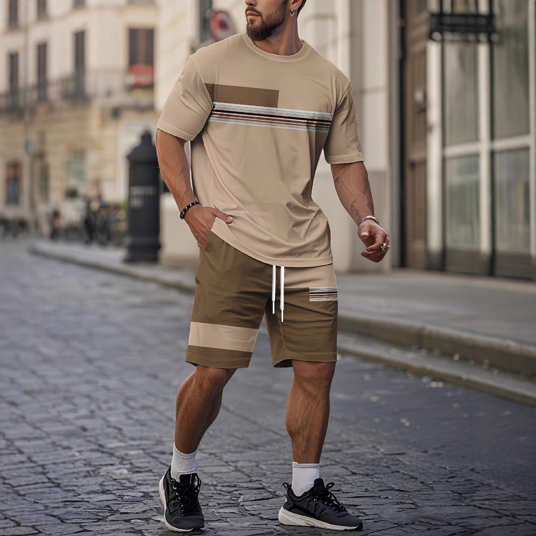 Herresæt til sommer med rundhalset t-shirt og trykte shorts – afslappet todelt sæt