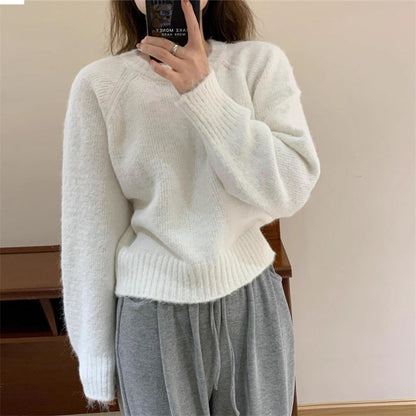 Women's Loose Fit Pullover Sweater with Round Neck and Long Sleeves