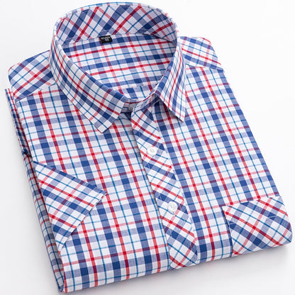 Men's Short Sleeve Shirt with Plaid Pattern and Button Closure