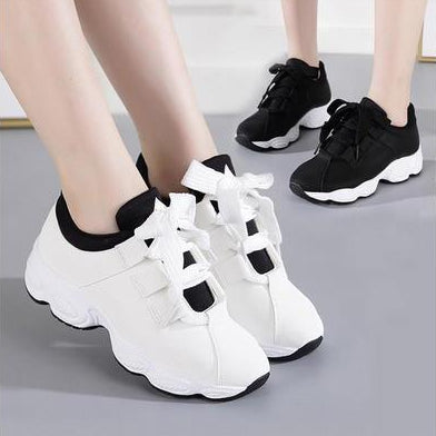 Sneakers Donna con Suola Spessa da Running – Chiusura con Lacci e Punta Tonda