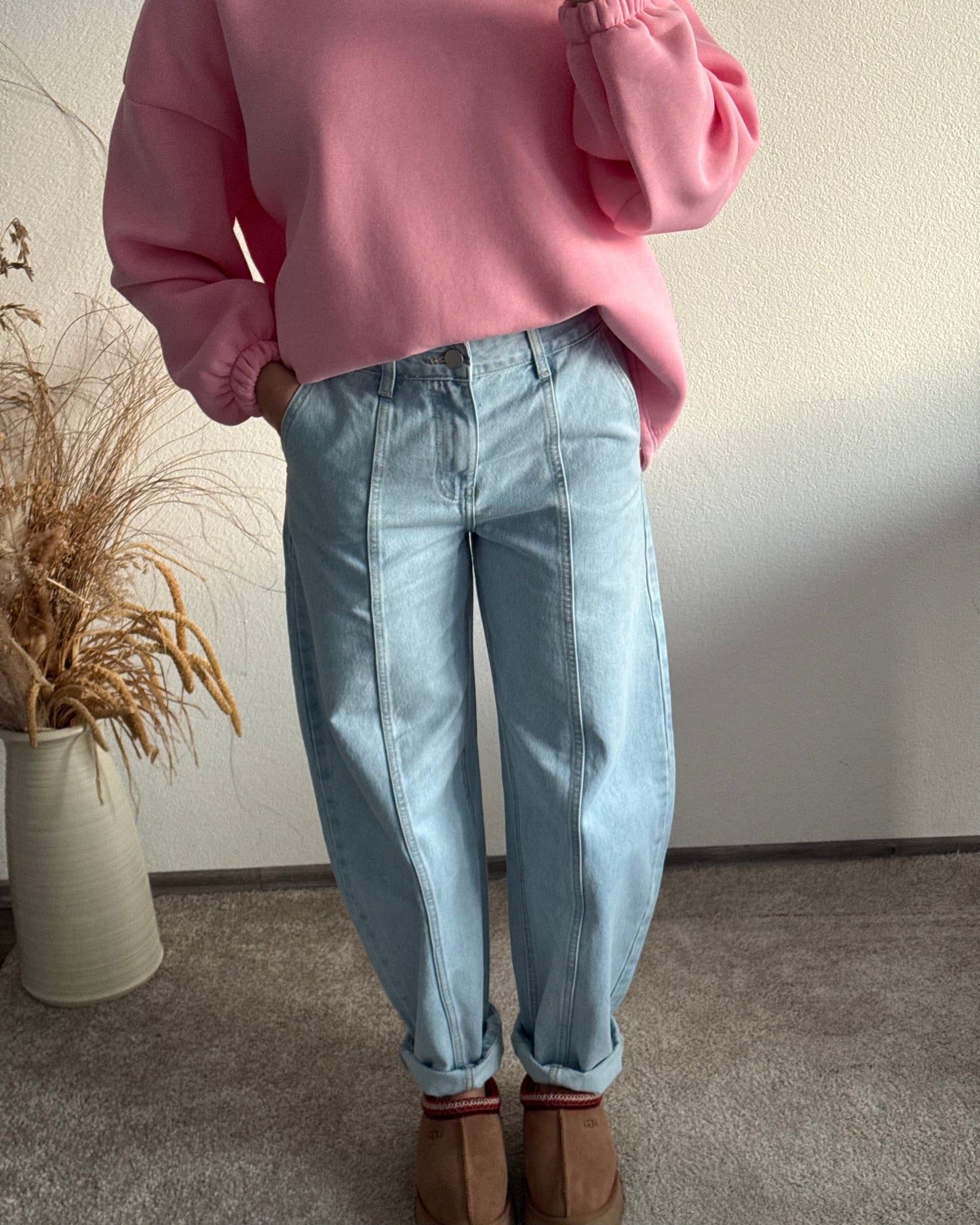 Damejeans med vide ben og mellemhøj talje, lyseblå barrel-effekt