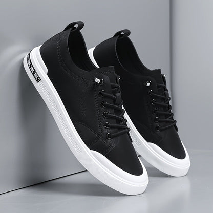 Herresneakers med snørebånd, glat overdel og PVC-sål – polstret indersål