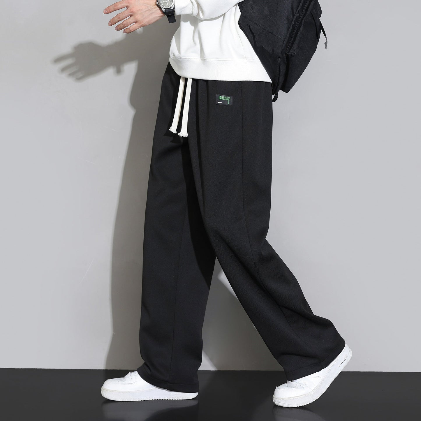 Pantaloni da Tuta Uomo a Gamba Dritta con Vestibilità Ampia – Stile Casual Sportivo