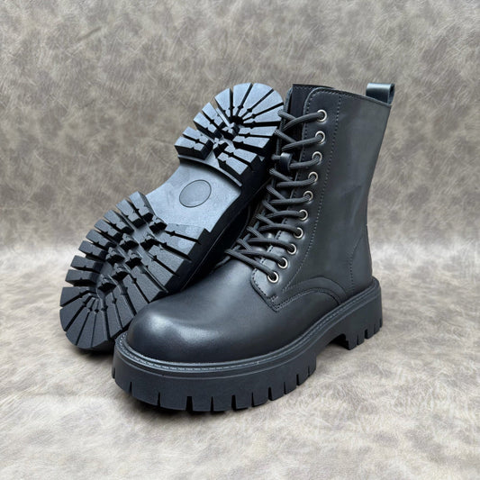 Men's Winter Boots in Faux Leather with Thick Soles and Insulated Design