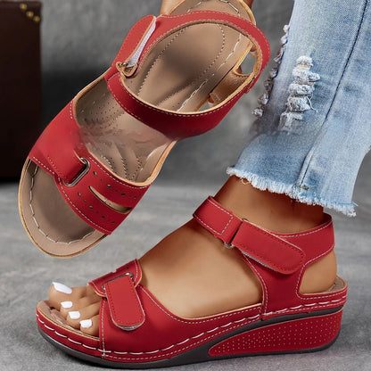 Sandalias de mujer con suela gruesa y cierre de velcro – efecto piel