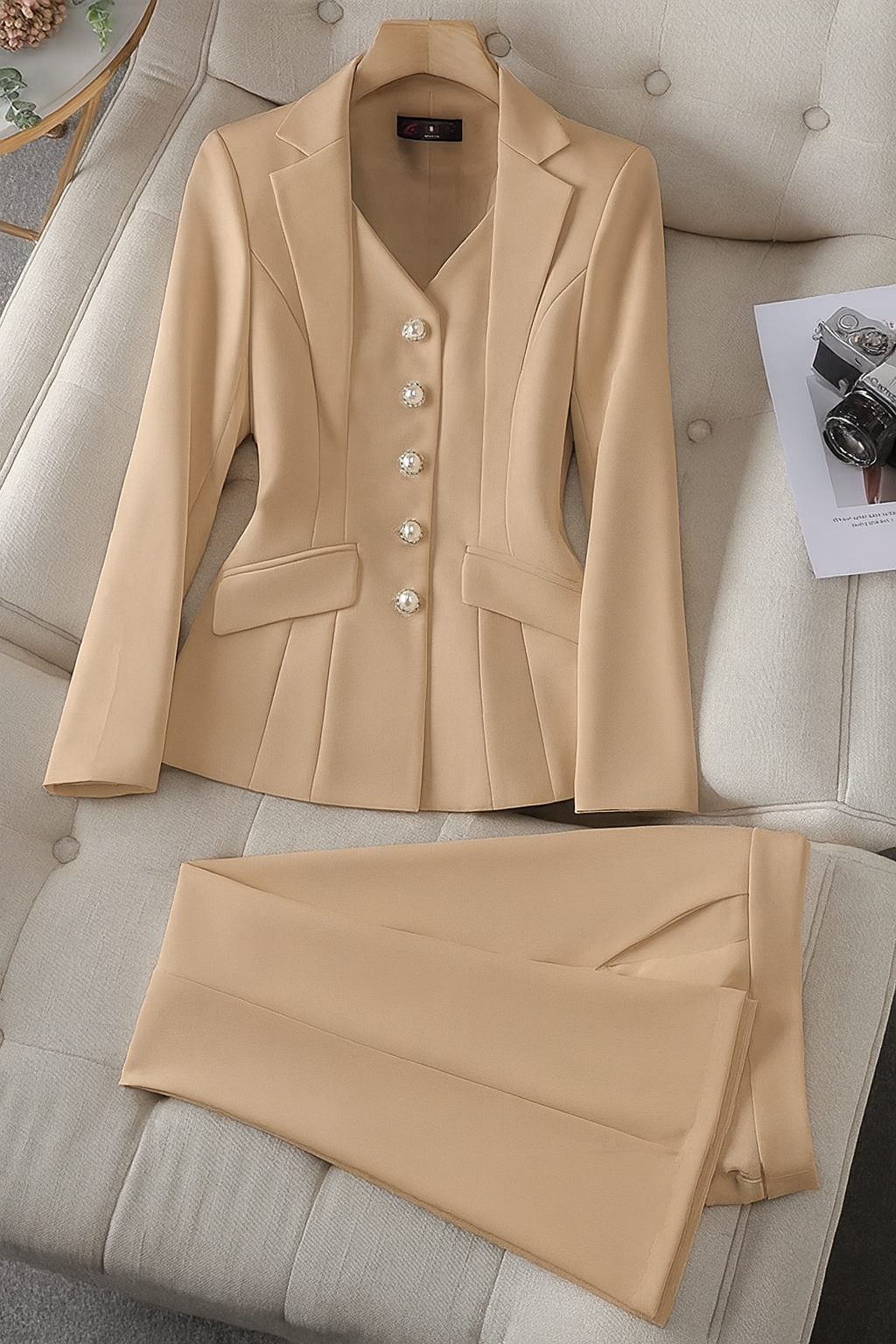 Women's Two-Piece Suit with Blazer and Regular Fit Lined Pants