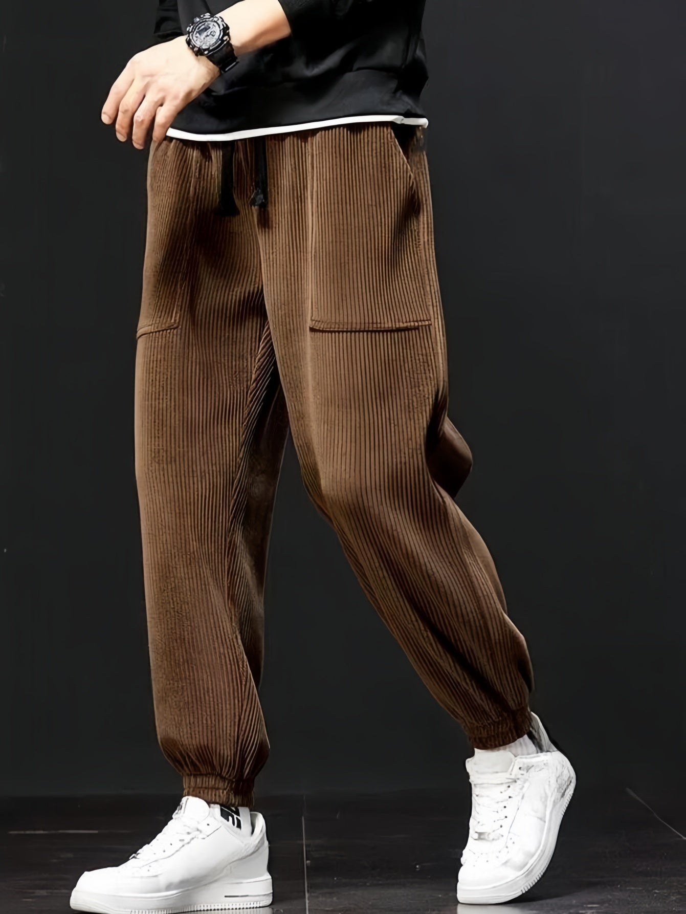 Pantaloni Uomo in Velluto a Coste Slim Fit – Gamba Dritta e Finitura Antipiega