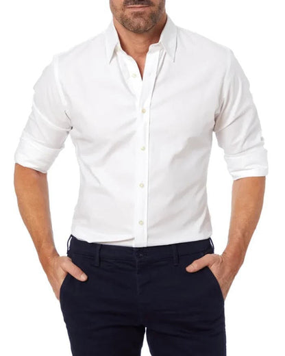 Camisa Oxford de hombre de corte ajustado con cremallera frontal, botones decorativos y mangas largas.