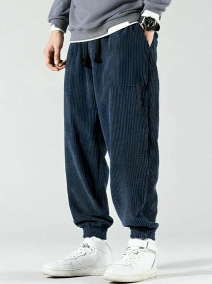 Pantaloni Uomo in Velluto a Coste Slim Fit – Gamba Dritta e Finitura Antipiega