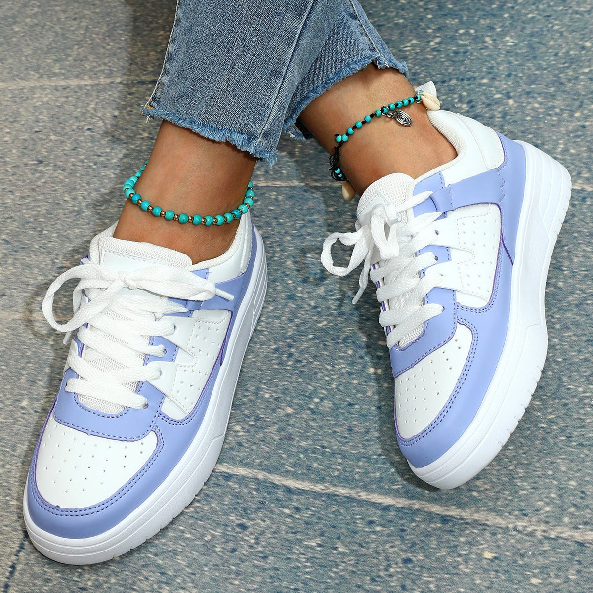 Zapatillas unisex con plataforma, cordones, suela blanda y diseño bajo.