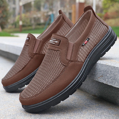 Lette og åndbare mesh-moccasiner til mænd med polstret indersål og skridsikker sål.