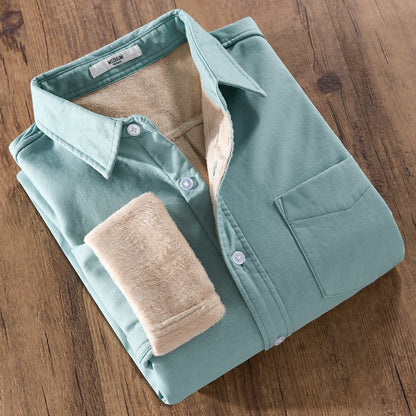 Camisa de hombre de manga larga con estructura acolchada y detalle de bolsillo