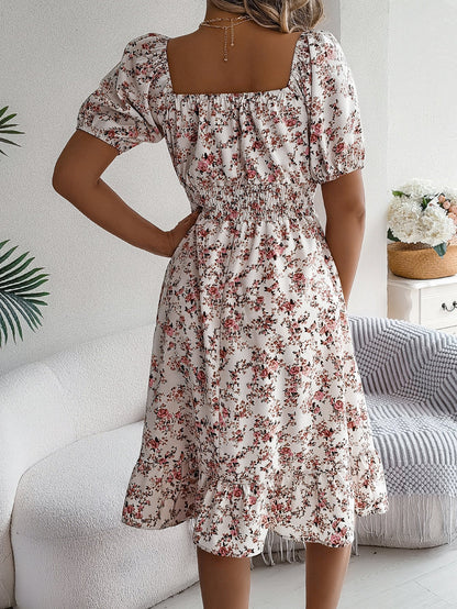 Sommerkjole til kvinder med blomstermønster, firkantet udskæring og flæser – elegant kjole