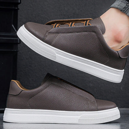 Sneakers da Uomo Slip-On con Dettaglio Lacci e Tomaia Resistente – Interno Imbottito