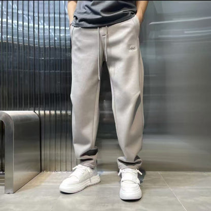 Pantaloni Tuta Uomo con Coulisse e Gamba Affusolata – Vestibilità Ampia