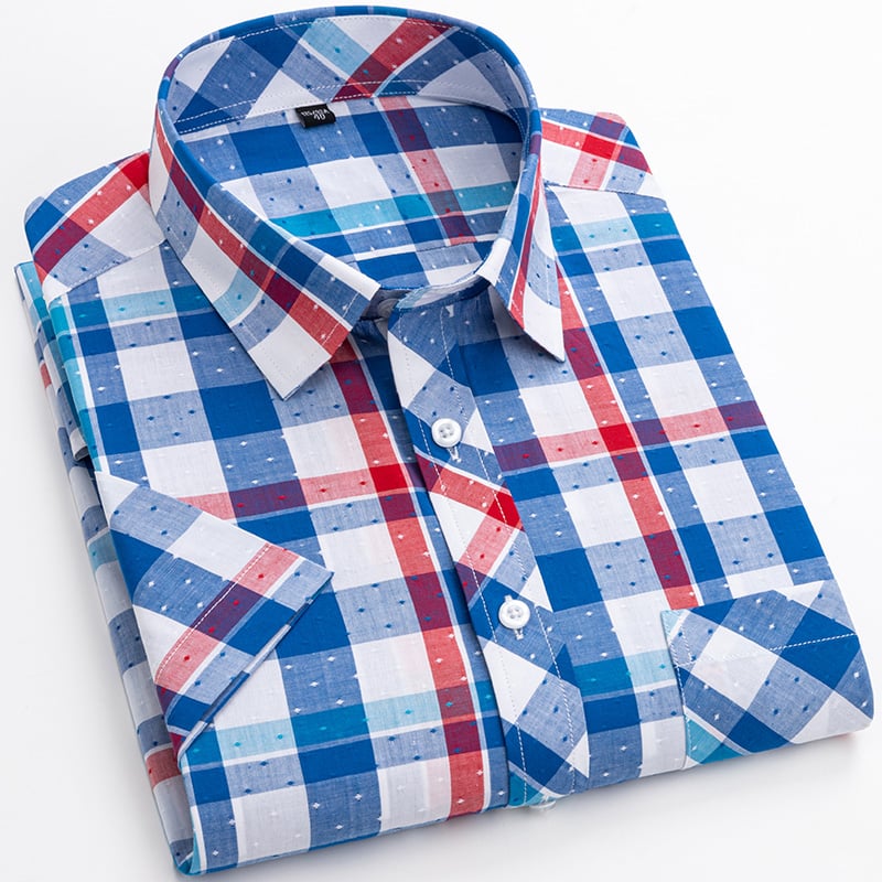 Men's Short Sleeve Shirt with Plaid Pattern and Button Closure