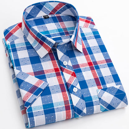 Men's Short Sleeve Shirt with Plaid Pattern and Button Closure