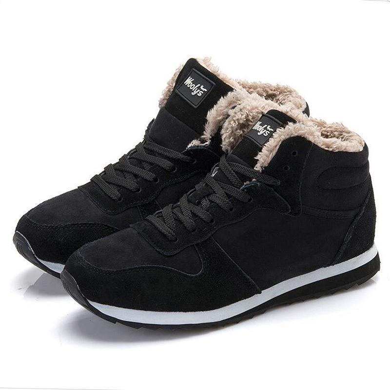 Unisex winter sneakers with insulating lining and a soft cotton-effect design.