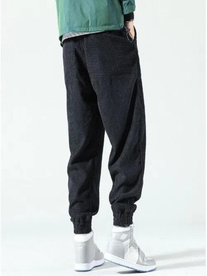 Pantaloni Uomo in Velluto a Coste Slim Fit – Gamba Dritta e Finitura Antipiega