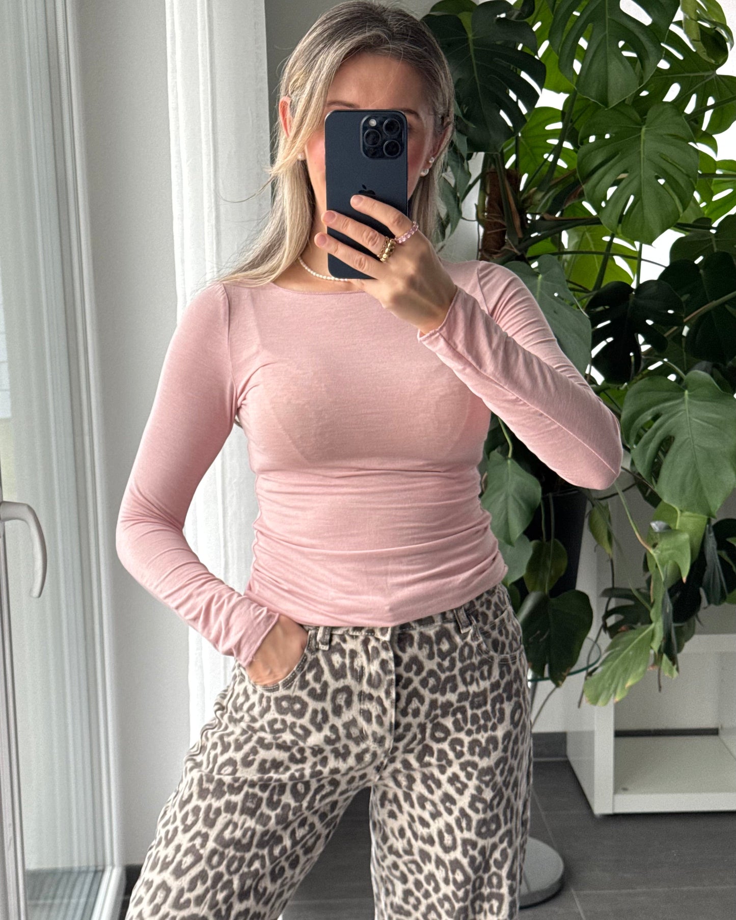 Maglia Donna Manica Lunga Elasticizzata Vestibilità Aderente Girocollo – Comfort Quotidiano