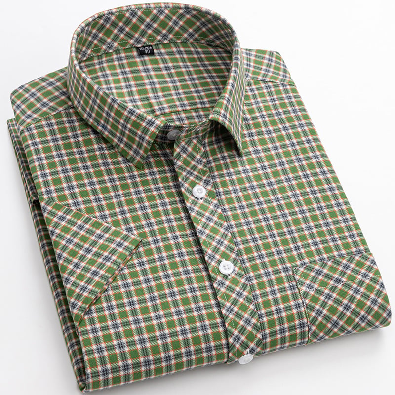 Men's Short Sleeve Shirt with Plaid Pattern and Button Closure