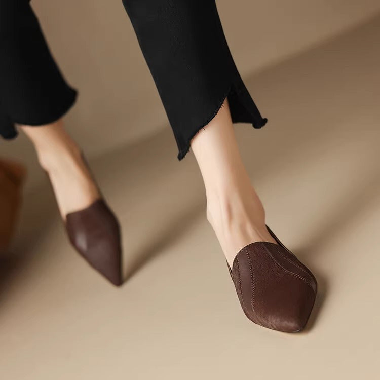 Women's Pointed Toe Ballerinas with Deep Neckline and Seamless Design – Elegant Ballerinas