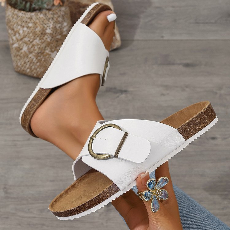 Zapatillas bajas para mujer tipo slip-on con detalle metálico – efecto piel