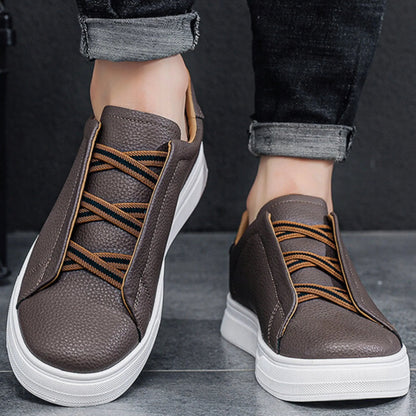 Sneakers da Uomo Slip-On con Dettaglio Lacci e Tomaia Resistente – Interno Imbottito