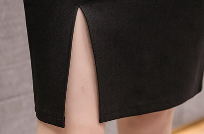 Women's Spring Skirt with Seam Slit and Fitted Design on the Hips