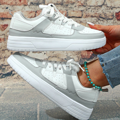Zapatillas unisex con plataforma, cordones, suela blanda y diseño bajo.
