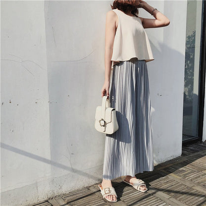 Women's Wide-Leg Pleated Cropped Pants