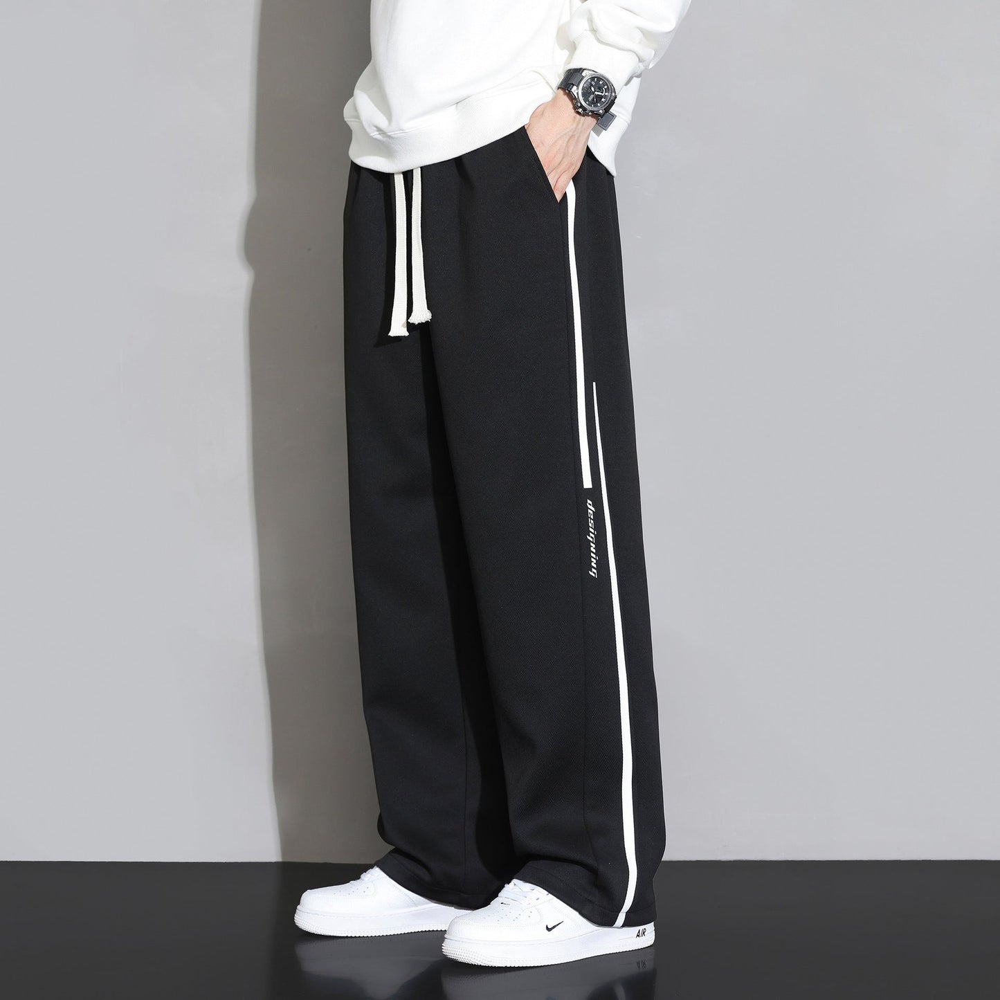 Pantaloni da Tuta Uomo a Gamba Dritta con Vestibilità Ampia – Stile Casual Sportivo
