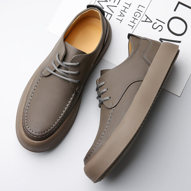Botas de hombre con efecto de piel y detalles metálicos - estilo vintage