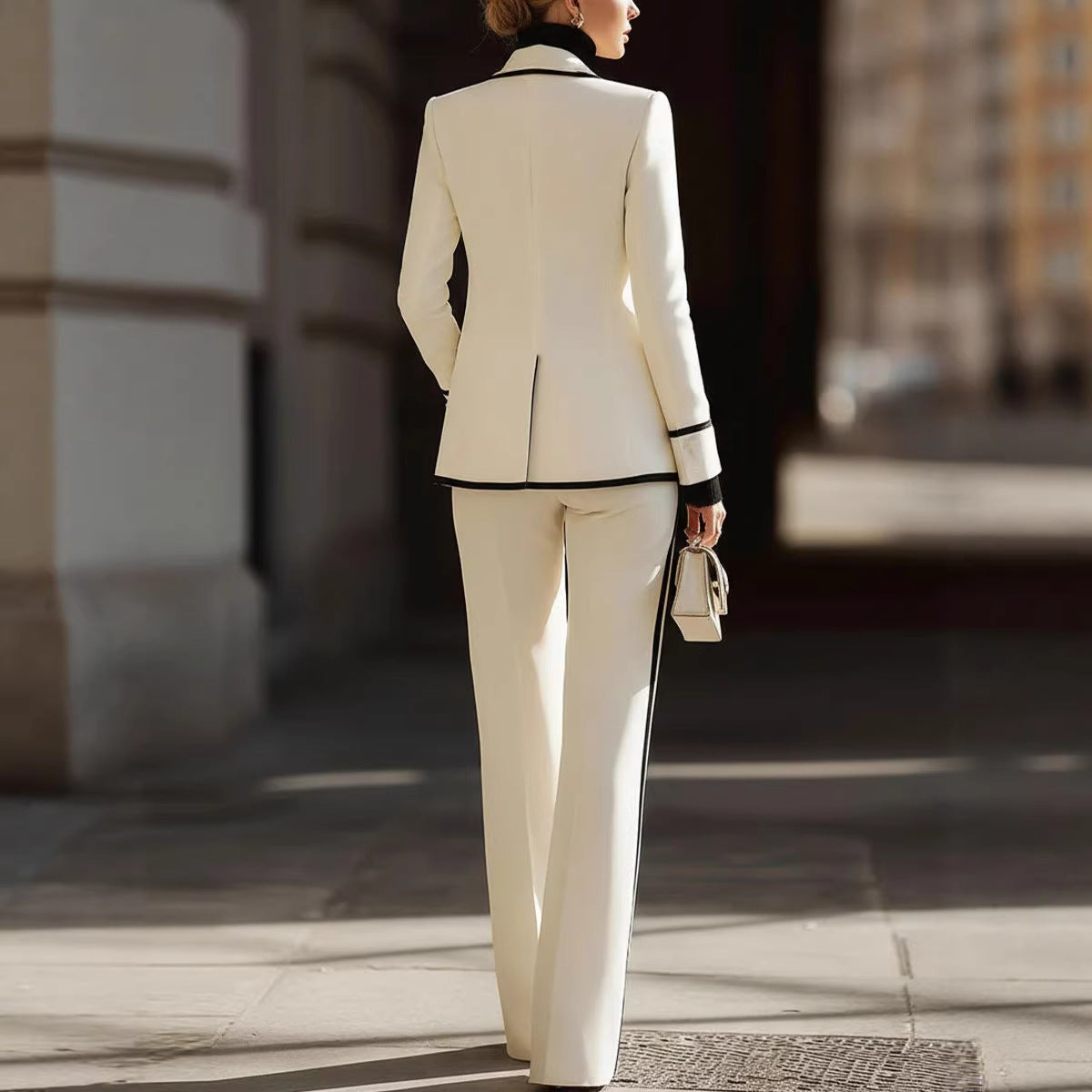 Completo de mujer con blazer cruzado de manga larga y pantalones largos – diseño color block