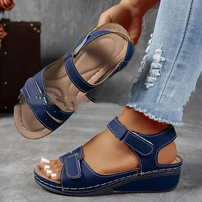 Sandalias de mujer con suela gruesa y cierre de velcro – efecto piel