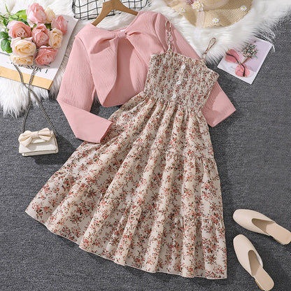 Vestido de niña con tirantes, estampado floral y mangas largas
