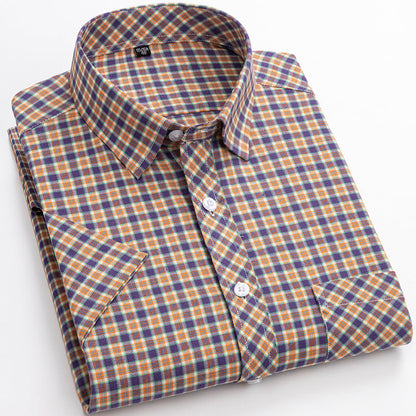 Men's Short Sleeve Shirt with Plaid Pattern and Button Closure
