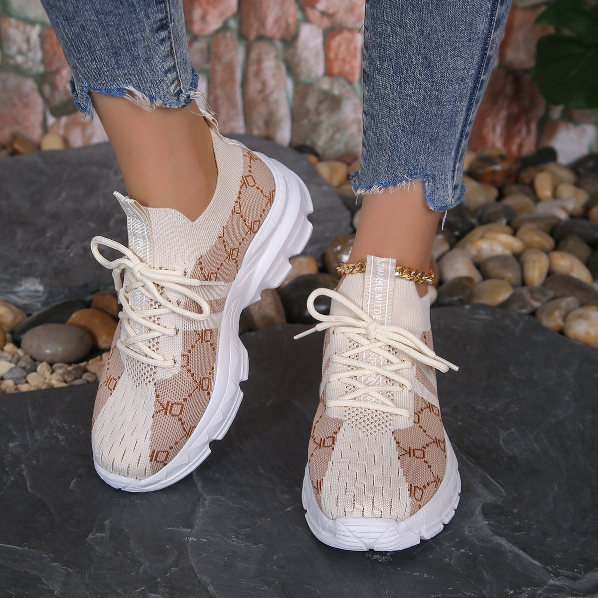Women's Sneakers in Breathable Mesh with Laces – Rubber Sole and Round Toe