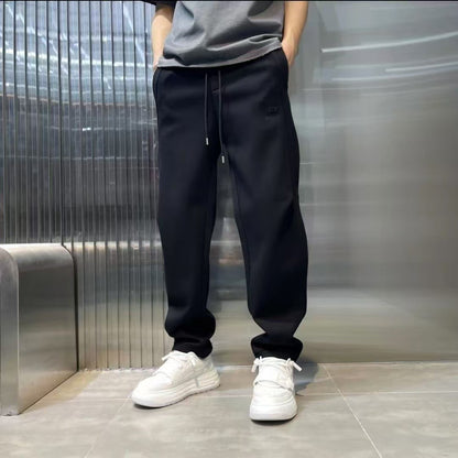 Pantaloni Tuta Uomo con Coulisse e Gamba Affusolata – Vestibilità Ampia