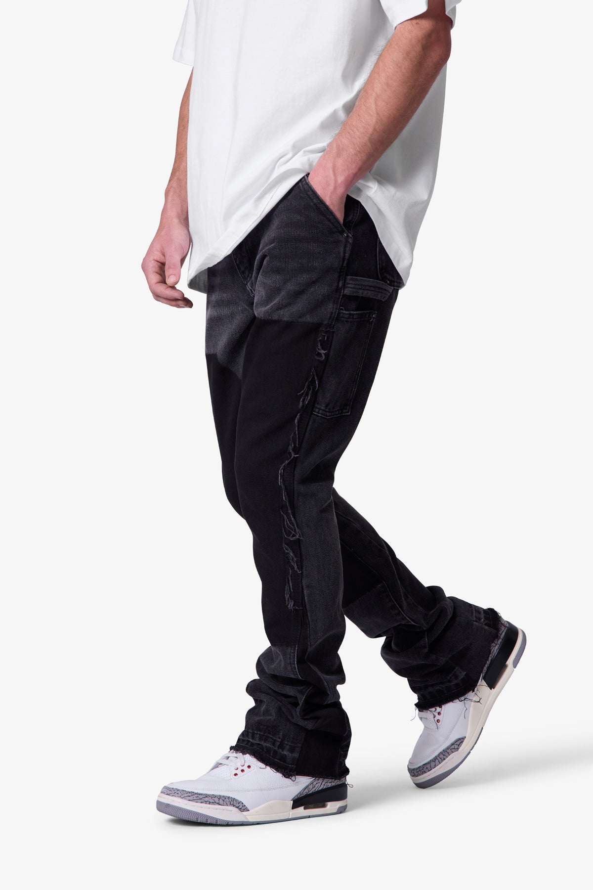 Jeans Uomo Neri a Zampa Stile Workwear – Vestibilità Slim e Dettagli a Pannelli