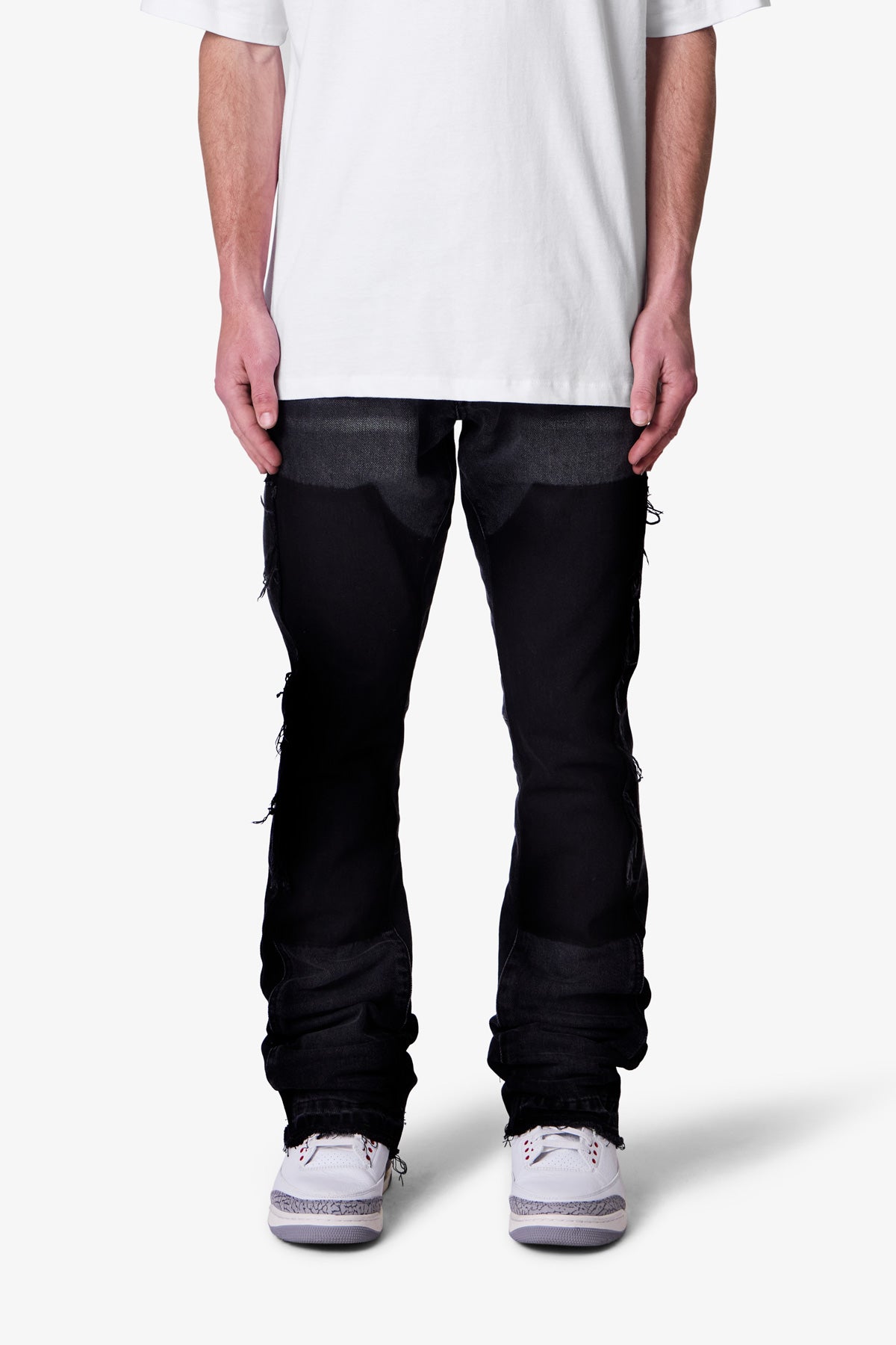 Jeans Uomo Neri a Zampa Stile Workwear – Vestibilità Slim e Dettagli a Pannelli