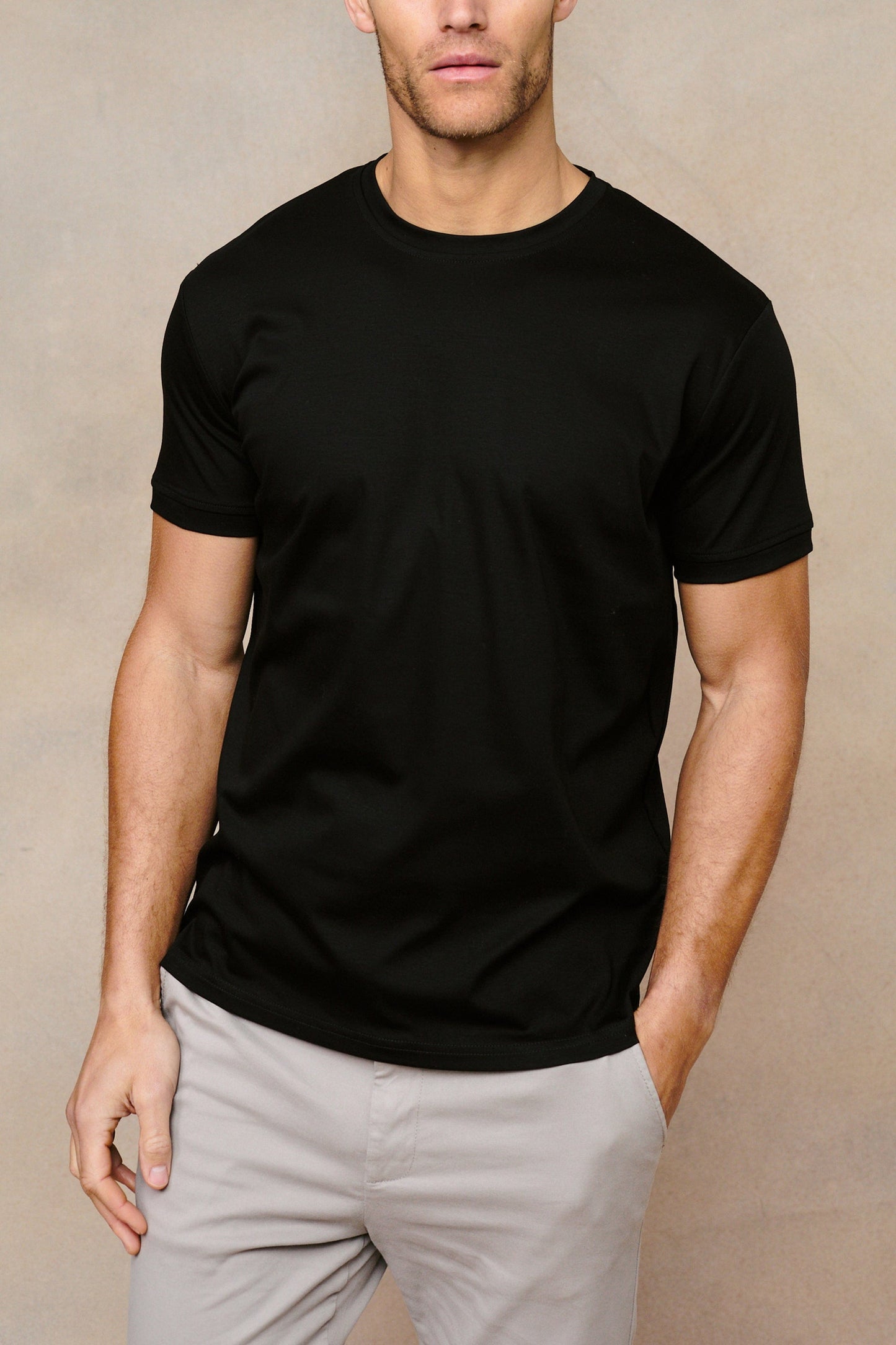 T-shirt da Uomo Girocollo in Cotone Mercerizzato Stile Nero con Finitura Morbida