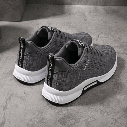 Men's summer sneakers in breathable mesh with an internal lift and lace-up closure.
