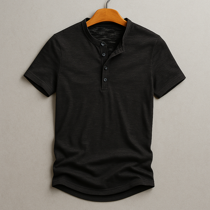 Herre Henley T-shirt til foråret med afrundet kant og let stof